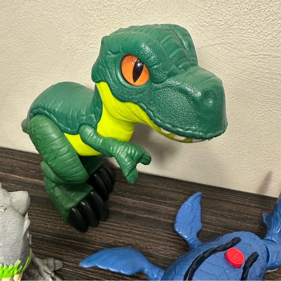 Jurassic World imaginext T-Rex Dinosaur lot with figures + - Picture 7 of 9